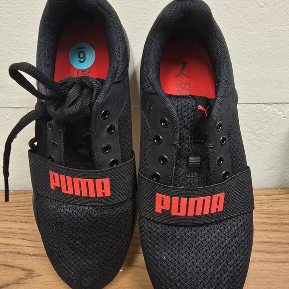 PUMAS - Picture 2 of 3